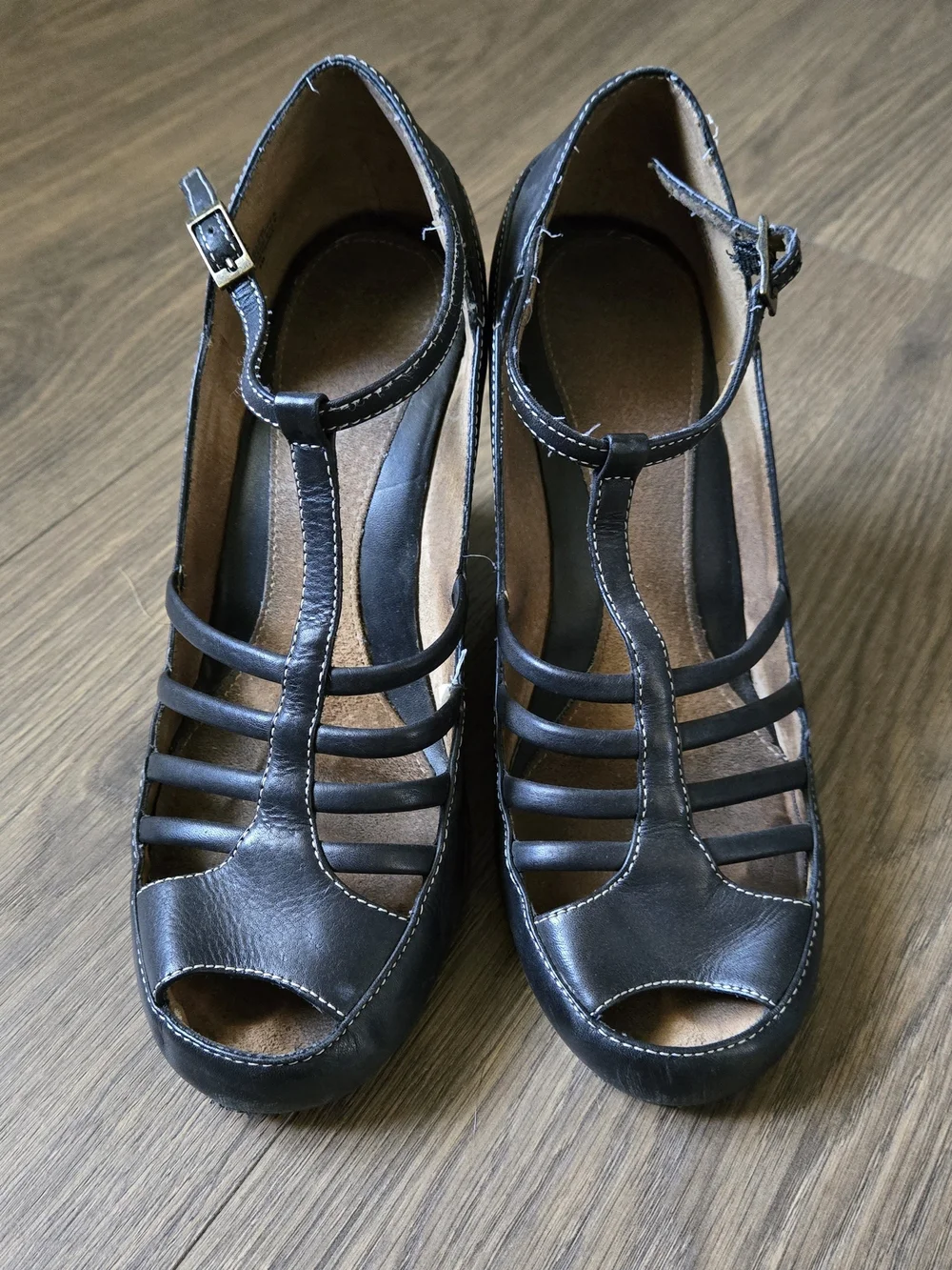 AEROSOLES Black T-Strap Peep Toe Wedge Sandals